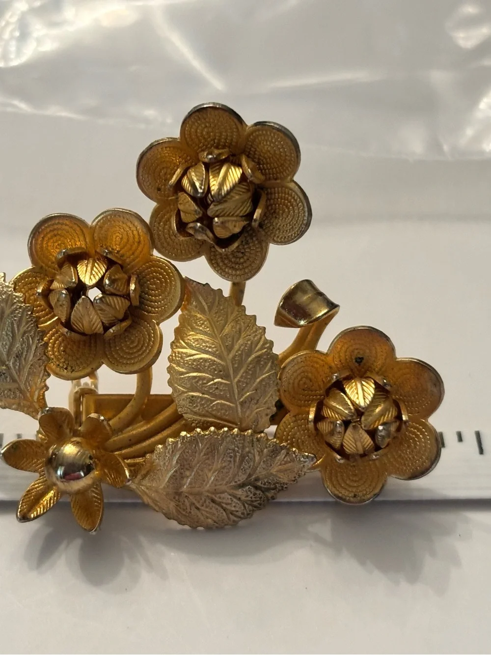 Gold Floral Brooch Pin - Elegant Women's Jewelry